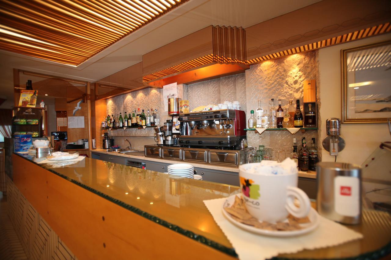 Hotel Gabbiano San Domino Kültér fotó